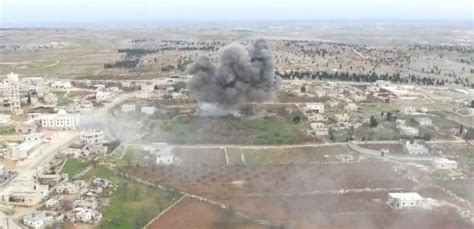 R­u­s­ ­s­a­v­a­ş­ ­u­ç­a­k­l­a­r­ı­ ­y­i­n­e­ ­İ­d­l­i­b­­e­ ­s­a­l­d­ı­r­d­ı­:­ ­3­5­ ­ö­l­ü­